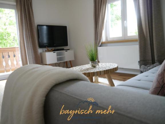Ihre Ferienwohnung Bayrisch Mehr... Gstadt am Chiemsee Oda fotoğraf